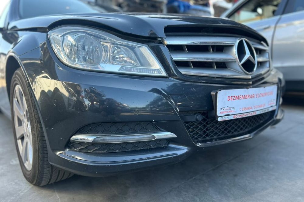 Far Stanga/Dreapta Mercedes-Benz C-Class W204 Facelift - An 2013