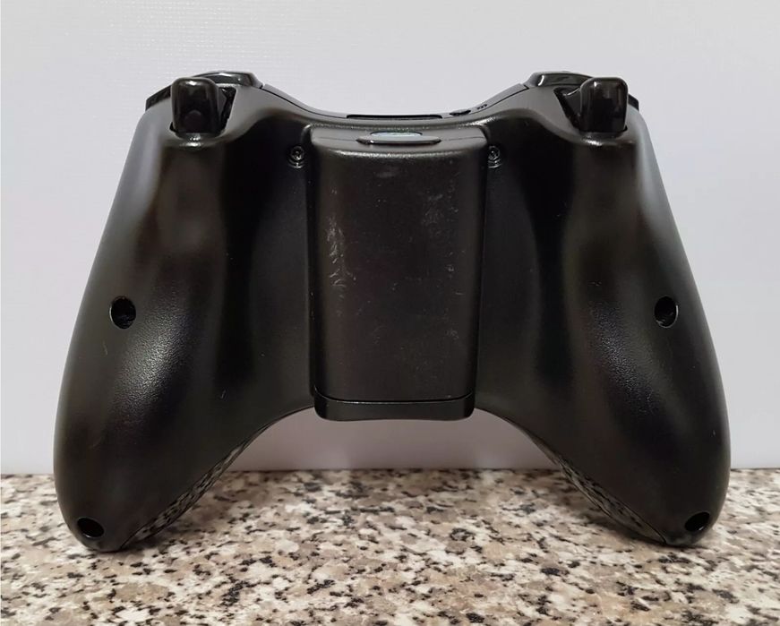 Контролер джойстик за Xbox 360 черен /бял