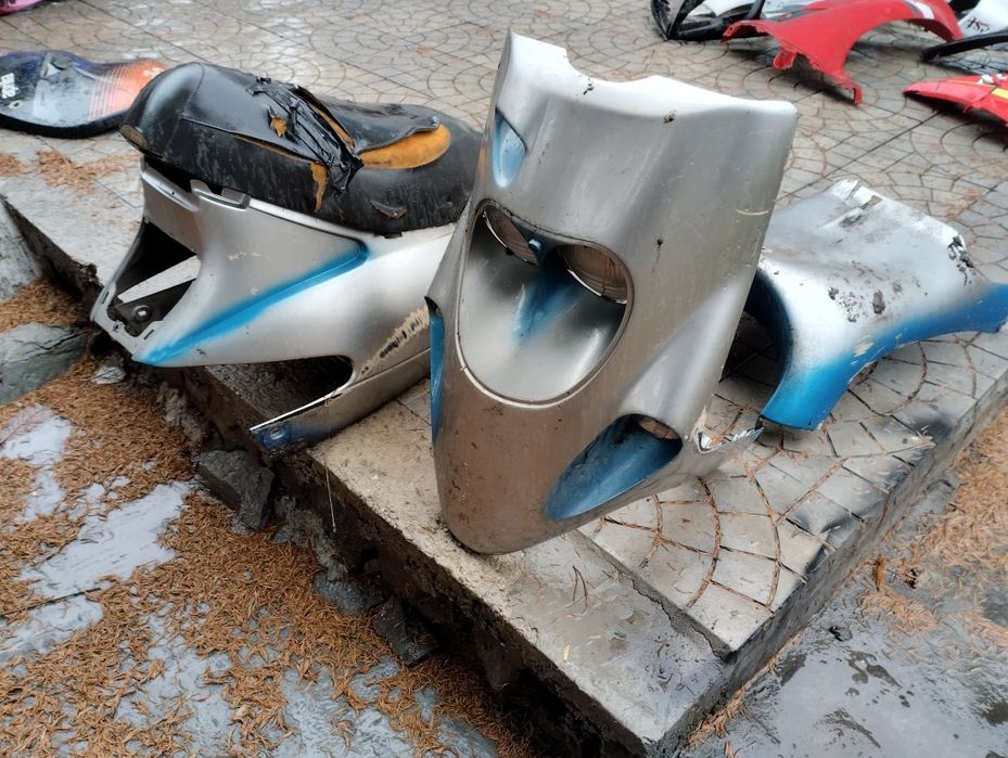 Malaguti f10 f12 f15 Спойлери и пластмаси