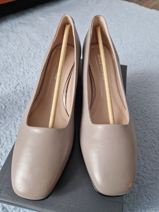 Noi! Pantofi cu toc Ecco 40