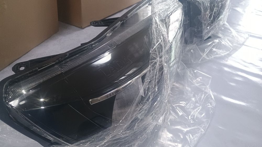 Фара для автомобилей Лада Веста комплект