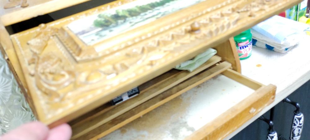 Хлебница ручной работы.