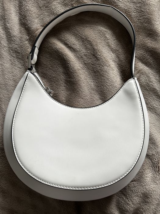 Продавам чисто нова чанта Mango