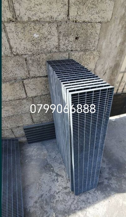 Vând trepte zincate