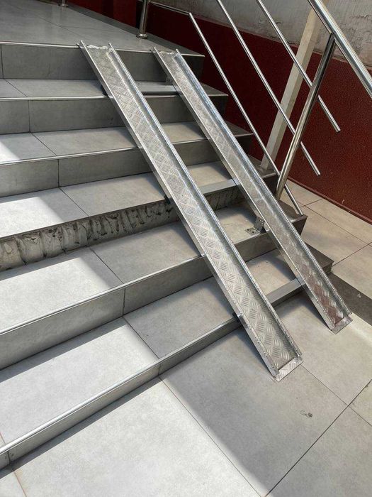 Откидной пандус (из алюминя)