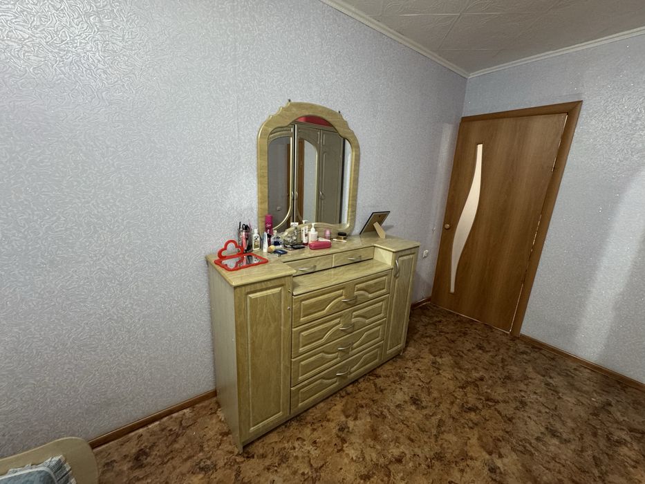 Продам спальный гарнитур