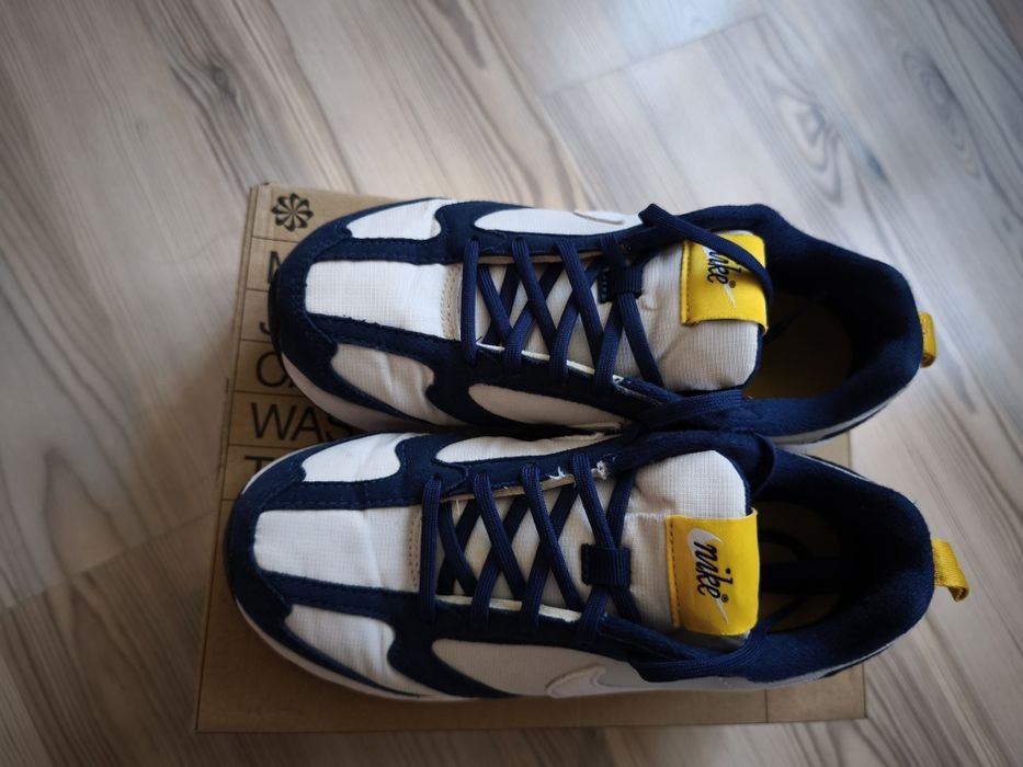 Маратонки Nike и нови сандали за момче