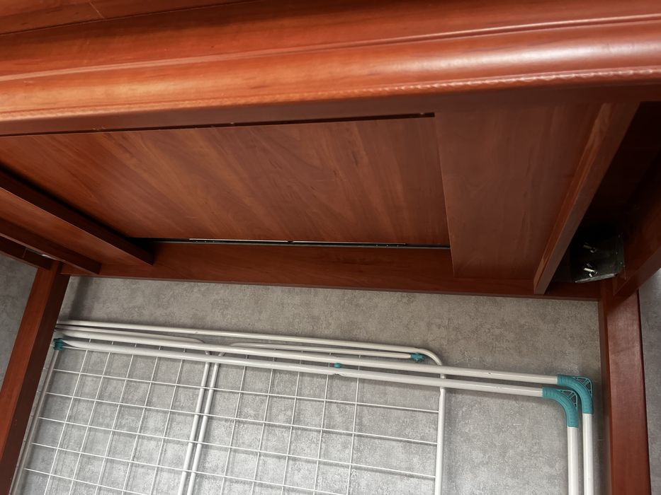 Стол кухонный в хорошем сост