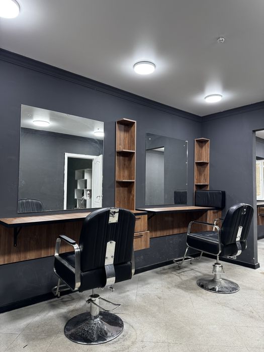 Рабочие столы для парикмахеров