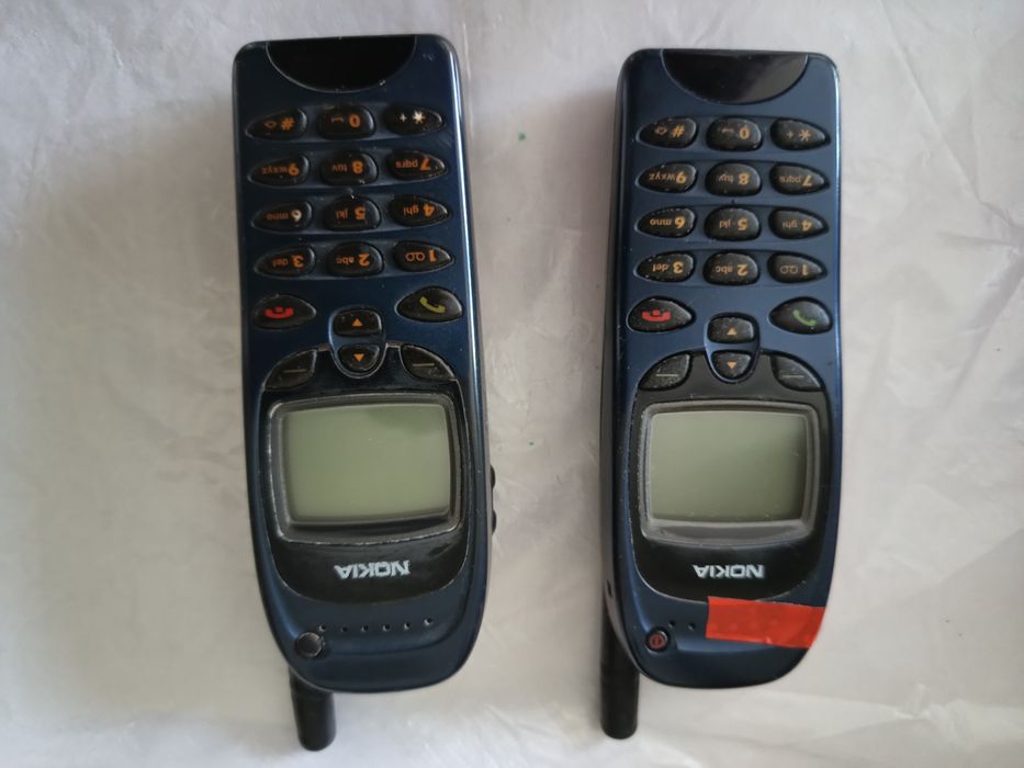 Telefoane vechi de colecție.