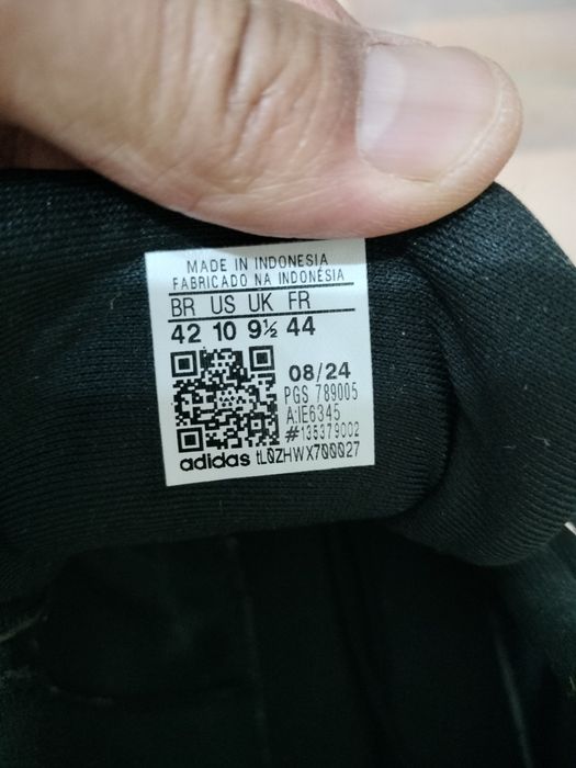 Продам кроссовки