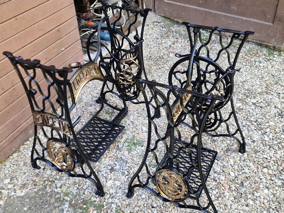 Метални крака за шевна машина Singer