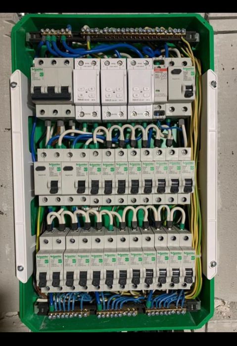 Услуги опытного электрика 24/7