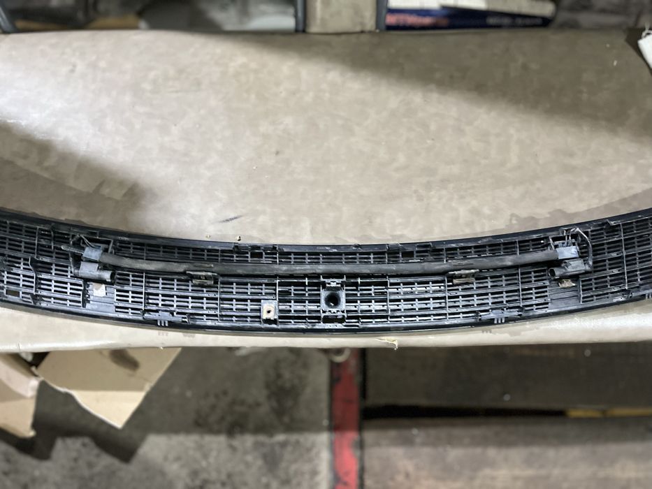 Решетка капота Mercedes w203