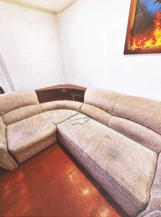 Продам угловой диван.