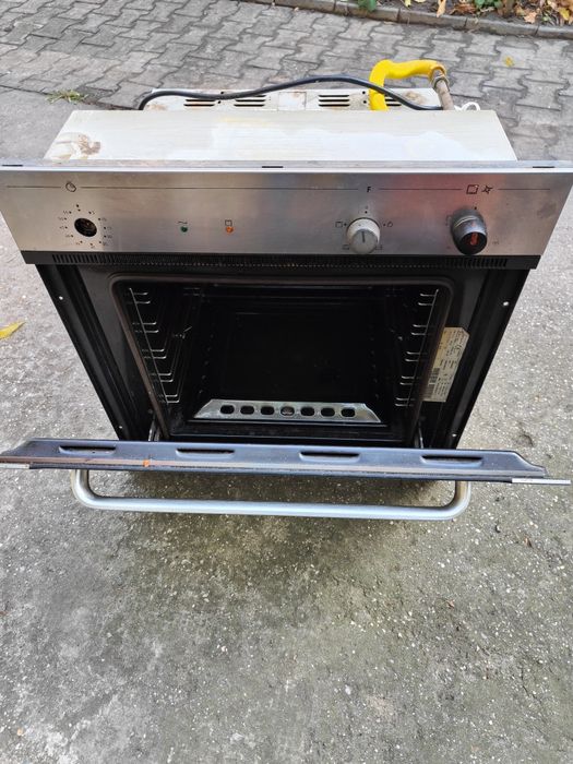 Cuptor Whirlpool pe gaz cu defect