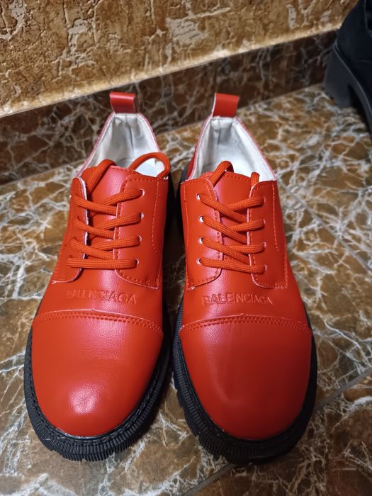 Продам новые женские туфли