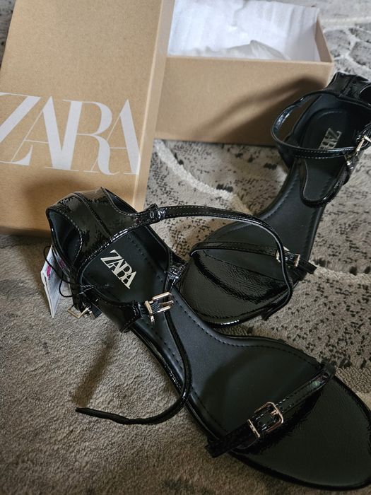 Босоножки от Zara