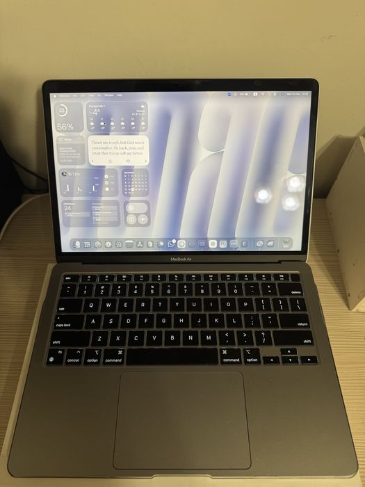 Продам ноутбук MacBook Air M1