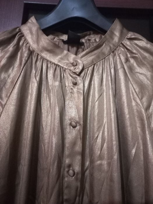 Rochie tip cămașă,  cu cordon, material deosebit.