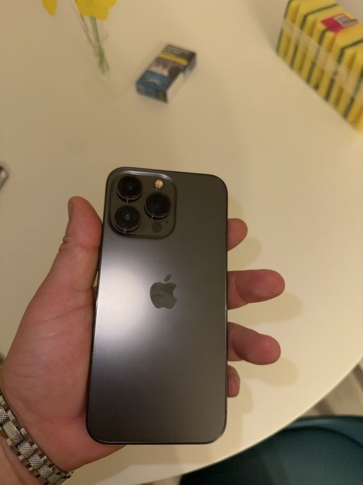 Vând iphone 13 pro