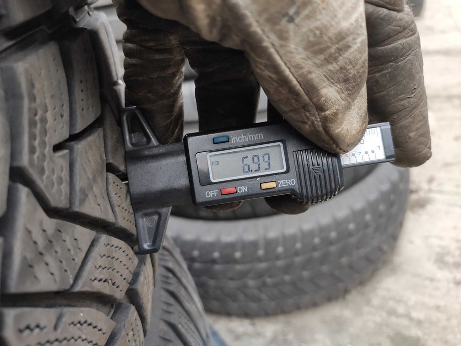 2бр Зимни гуми 215 55 17 - Dunlop - DOT 2023