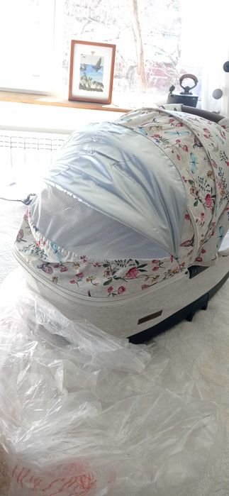 Много запазена Бебешка количка с два коша Espiro next