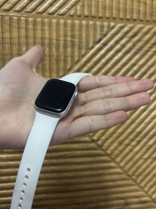 Продам Apple Watch 8 41mm