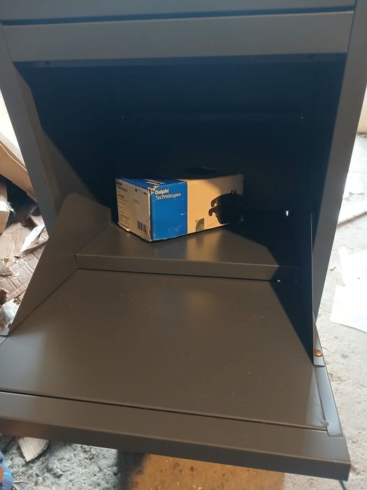 Cutii poștal pentru colete și plicuri