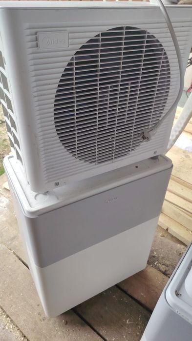 Vând aer condiționat Midea portabil