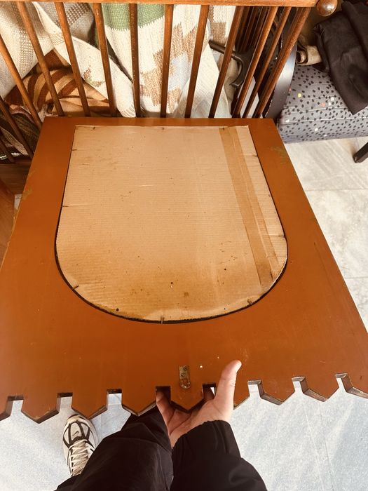 Декоративно стеннo огледало с масивна дървена рамка