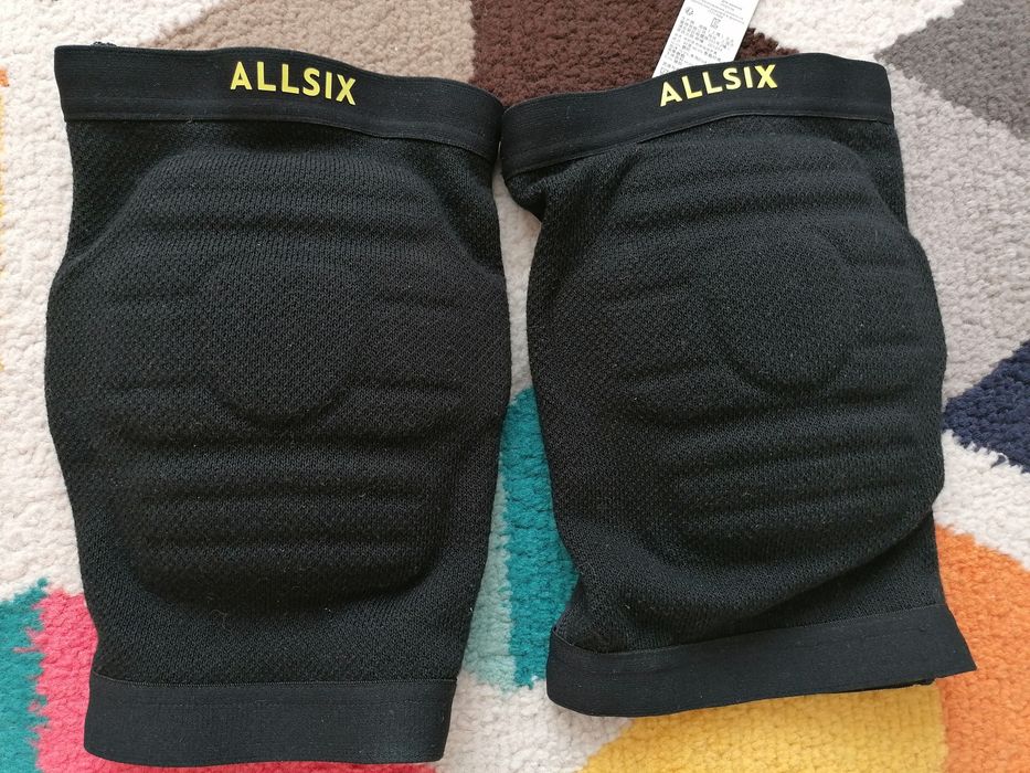 Genunchiere Allsix, stare foarte bună