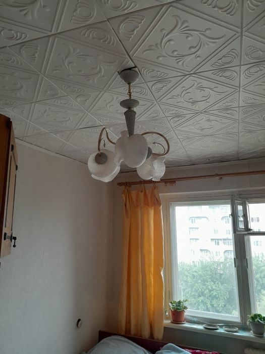 Люстры навесные  разные