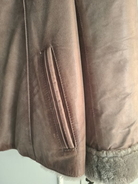 Haina scurta de piele captusita cu blana