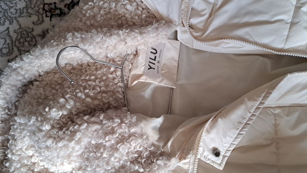 Женская куртка размер М