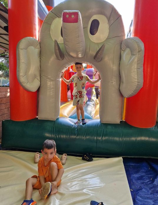 Надуваем замък Батут