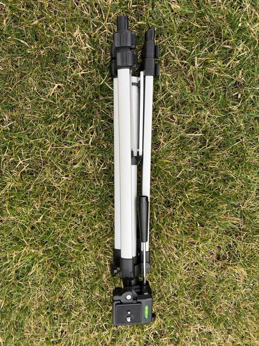 Trepied reglabil cu boloboc integrat si husa de protectie