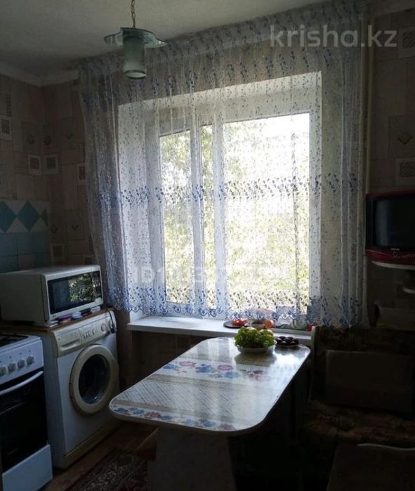 Продам 2 комнатную на 3м этаже