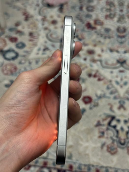 Iphone 15pro белый