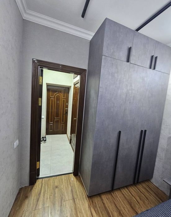 Квартира на ЦУМ -110 школа 1*2/4/4 общ пл 36м  с обстановкой