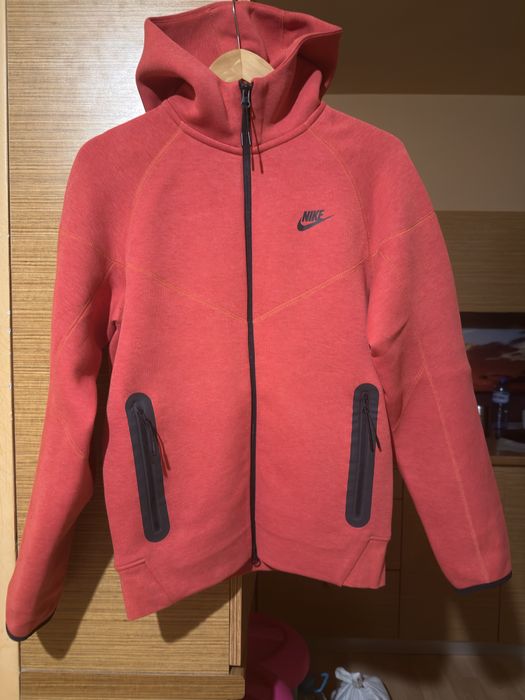 Nike Tech fleece, Barcelona