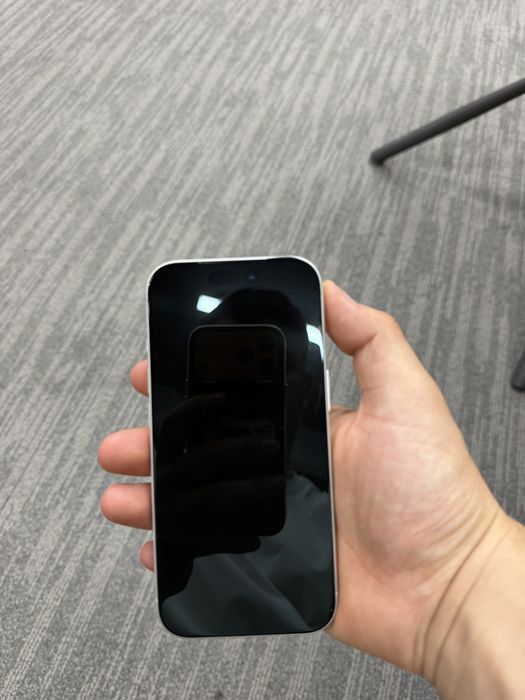 iPhone 17 pro silver sotiladi
