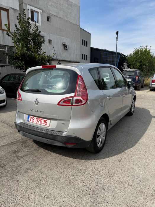 Renault scenic 2011