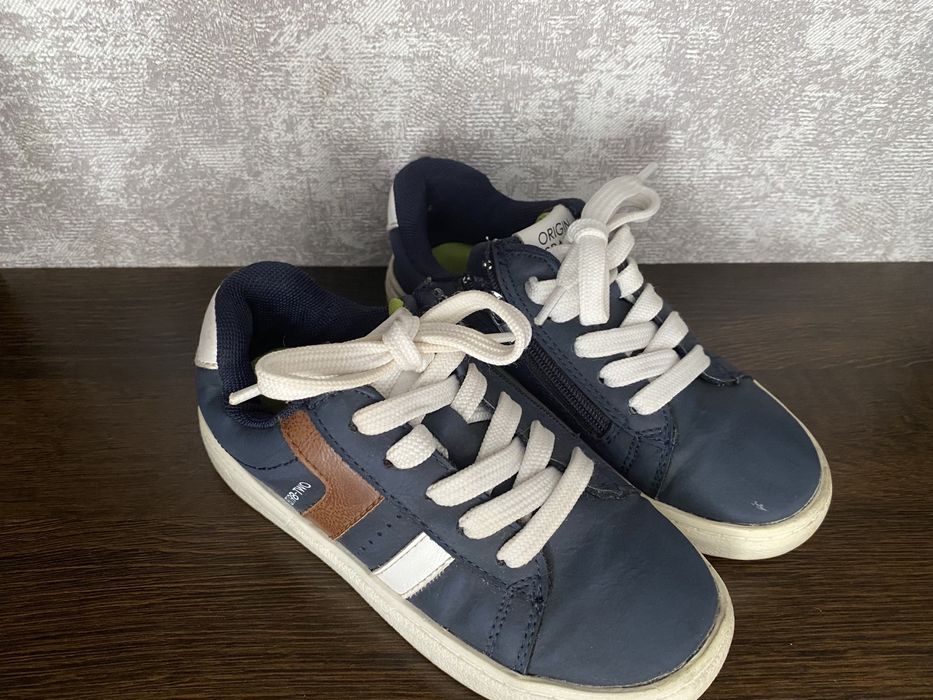 Продаются детские кеды-кроссовки