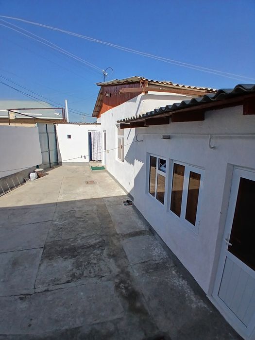 Ховли сотилади Навои