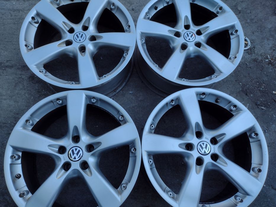 Перфектни Dotz 18-5x112 ET38 8j Фолксваген Пасат