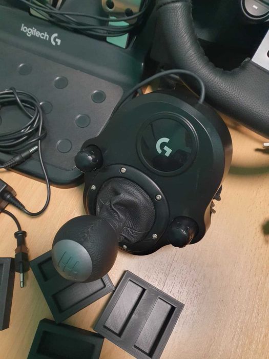 Volan Logitech G29 ca nou, cu adaptor 3D, opritoare + cutie original
