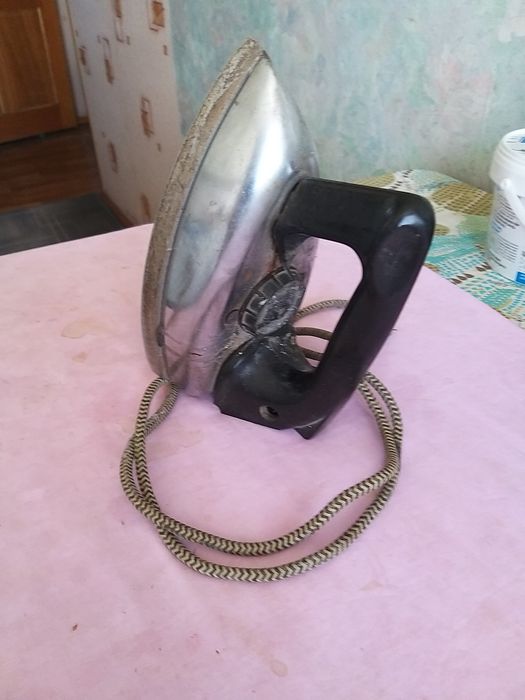 Утюг советский в хорошем состоянии