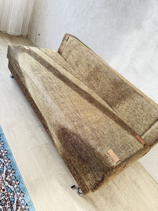 Продается диван хороший