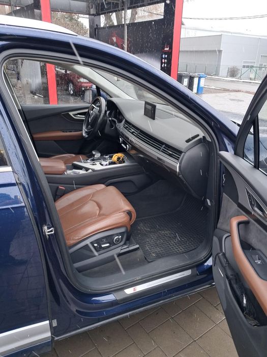 Audi Q7 -7 locuri